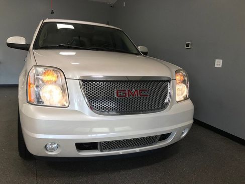 Used 2012 GMC Yukon Denali image 8
