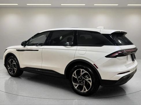 Certified 2026 Lincoln Nautilus Premier w/ Jet Appearance Package AWD/4WD image 14