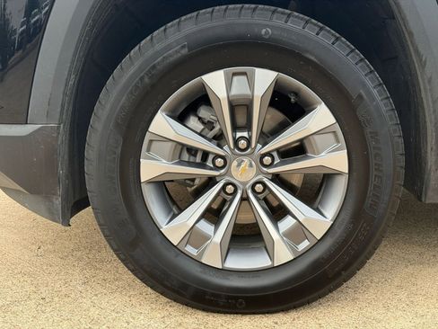 Used 2025 Chevrolet Equinox LT image 32