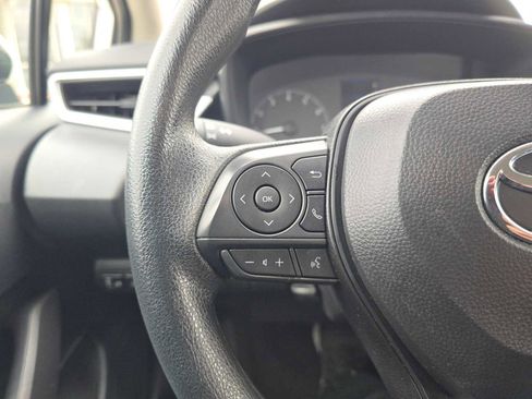 Used 2025 Toyota Corolla LE FWD image 31