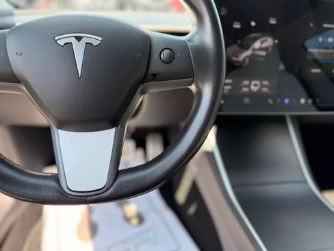 Used 2018 Tesla Model 3 AWD/4WD image 14