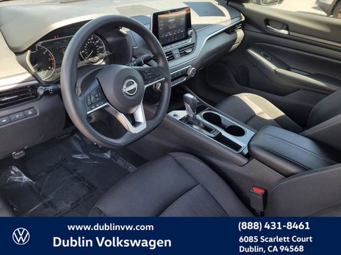Used 2024 Nissan Altima 2.5 SV image 9