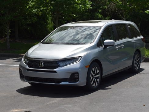 Used 2026 Honda Odyssey EX-L image 3