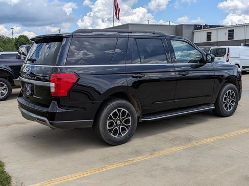 Used 2023 Ford Expedition XLT AWD/4WD image 3
