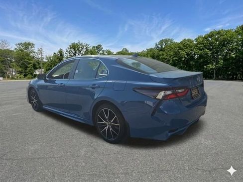 Used 2023 Toyota Camry SE w/ Cold Weather Package FWD image 6
