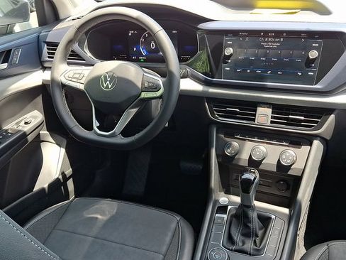 Certified 2022 Volkswagen Taos SE AWD/4WD image 15