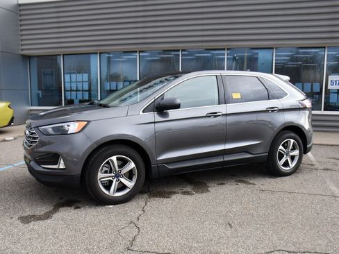 Used 2022 Ford Edge SEL w/ Convenience Package image 2