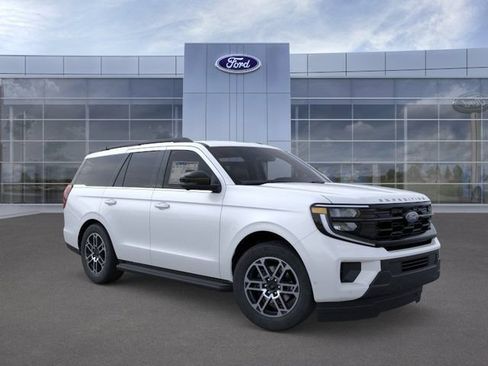 New 2026 Ford Expedition Active RWD image 7