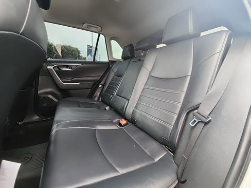 Used 2020 Toyota RAV4 XLE Premium image 12
