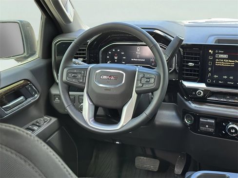 New 2025 GMC Sierra 1500 Elevation image 35