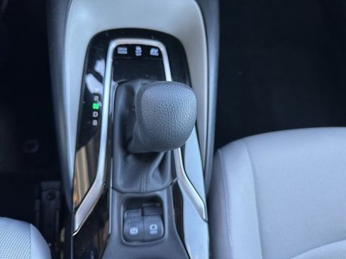 Used 2022 Toyota Corolla LE image 20