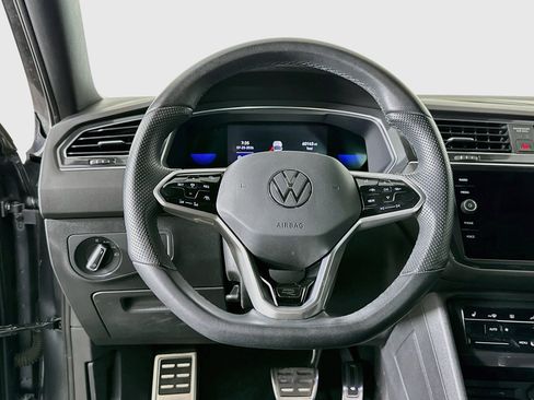 Used 2022 Volkswagen Tiguan SE R-Line FWD image 17