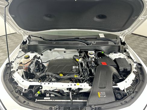 Used 2025 Buick Envista Preferred image 32