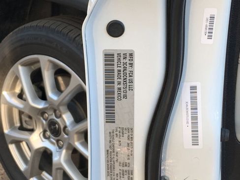 Used 2025 Jeep Compass Limited image 10