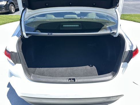 Used 2025 Toyota Corolla LE FWD image 32