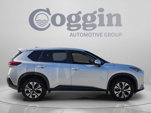 Used 2023 Nissan Rogue SV FWD image 6
