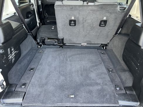 Used 2025 Jeep Wrangler Unlimited Rubicon AWD/4WD image 18