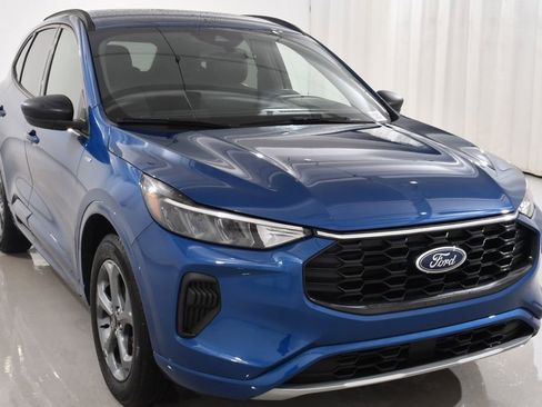 Used 2023 Ford Escape ST-Line w/ Tech Pack #1 AWD/4WD image 4