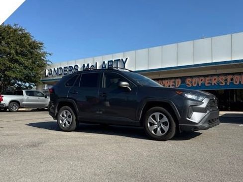 Used 2021 Toyota RAV4 LE FWD image 20