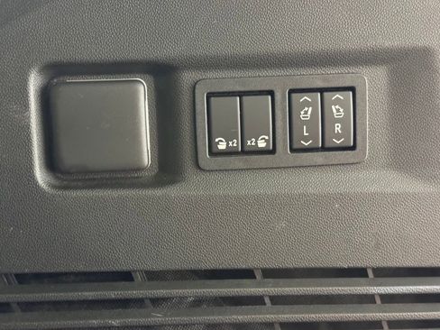 Used 2022 Chevrolet Tahoe RST w/ Luxury Package image 27