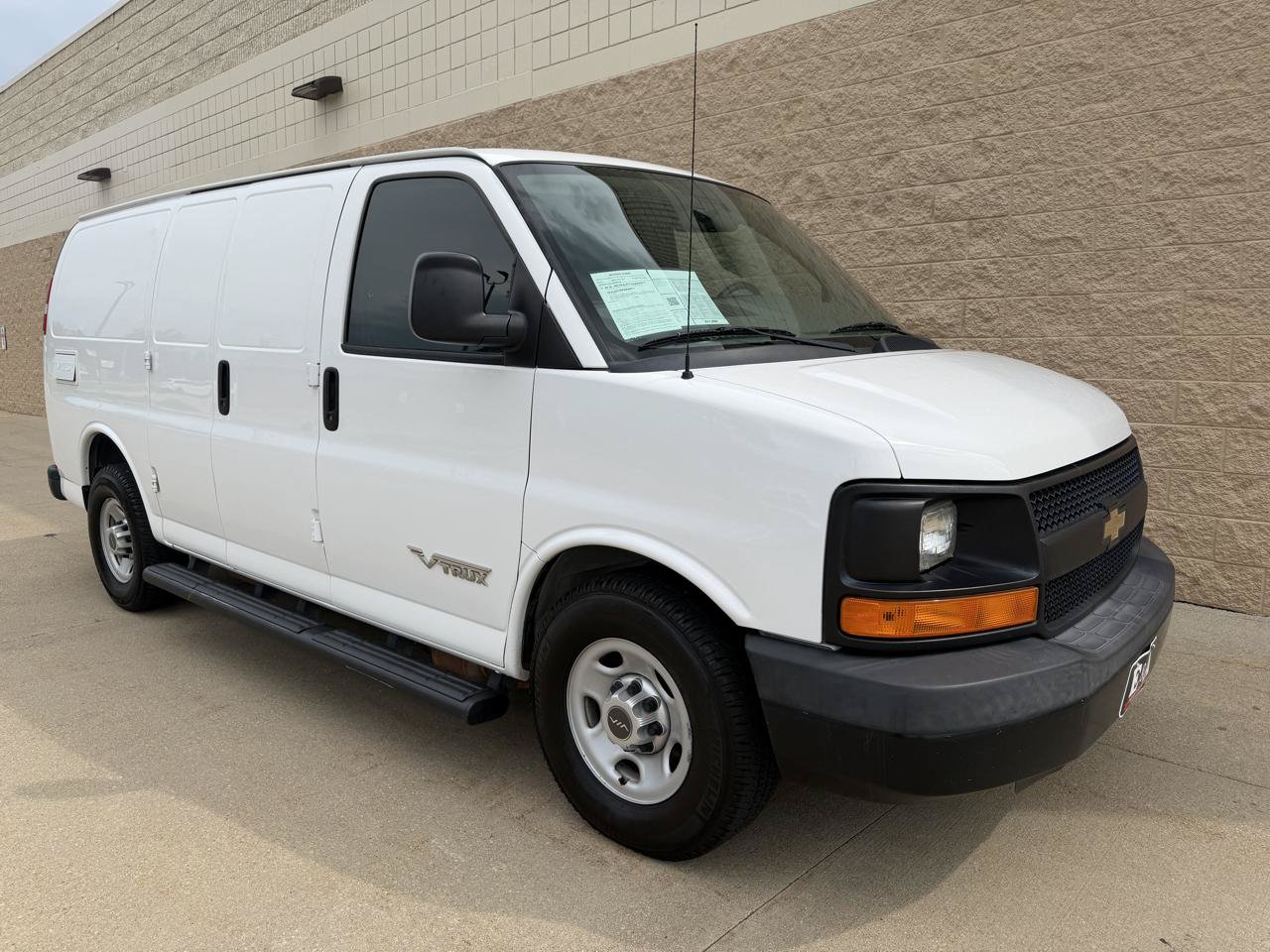 Used 2015 Chevrolet Express 2500 RWD image 7