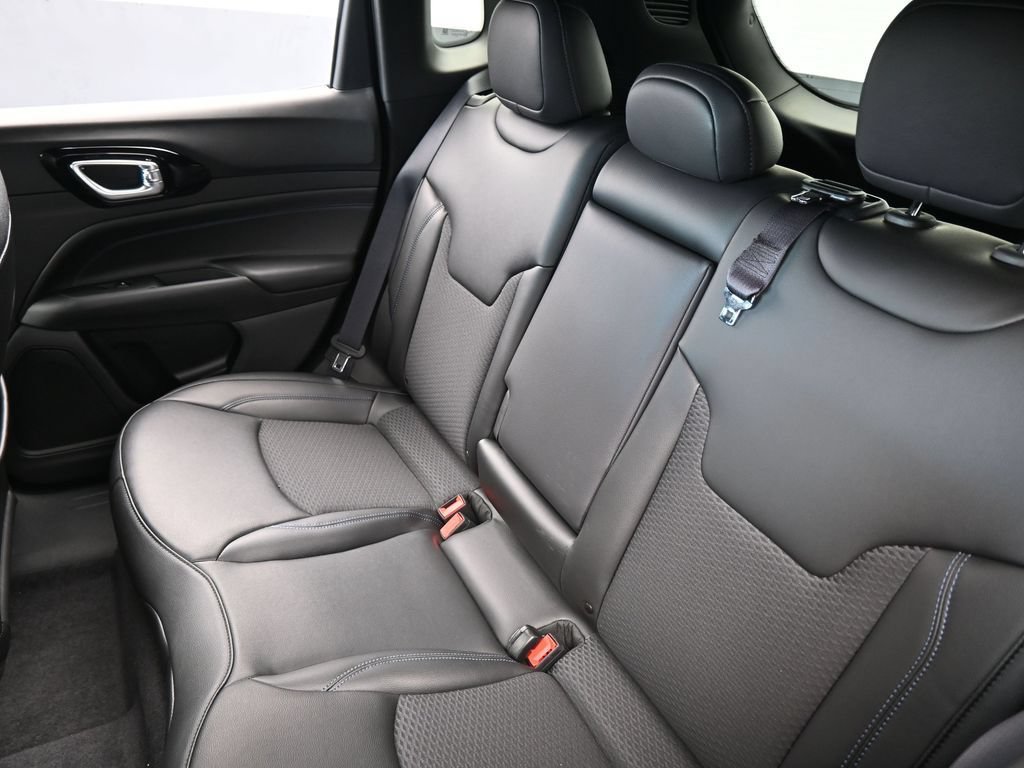 New 2026 Jeep Compass Latitude AWD/4WD image 29