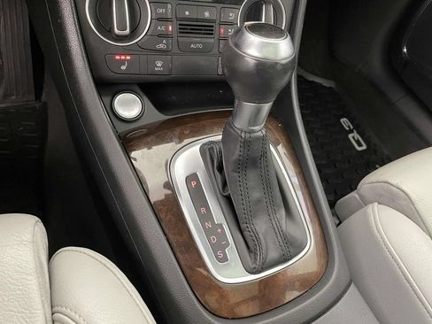 Used 2018 Audi Q3 2.0T Premium Plus w/ Premium Plus Package AWD/4WD image 29