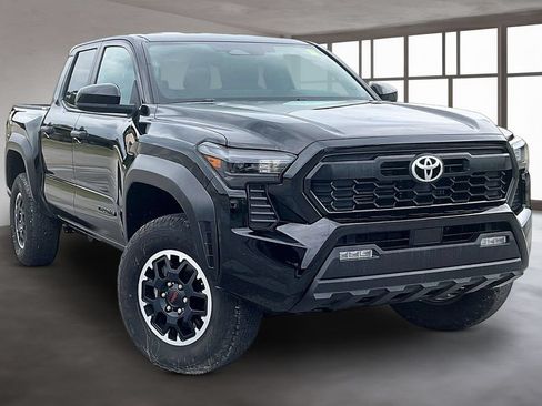 Used 2024 Toyota Tacoma TRD Off-Road AWD/4WD image 3