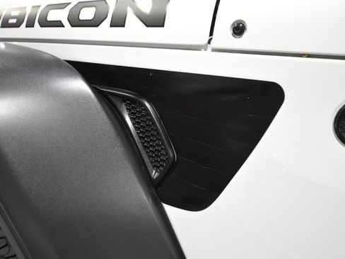 Used 2021 Jeep Gladiator Rubicon image 9