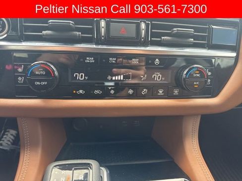 Used 2024 Nissan Pathfinder Platinum image 17