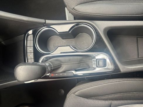 Used 2025 Buick Encore GX Preferred image 40