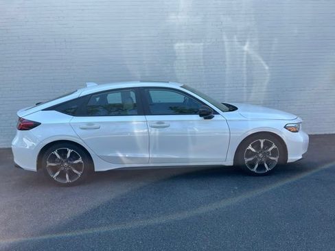 Used 2025 Honda Civic Sport Touring image 2