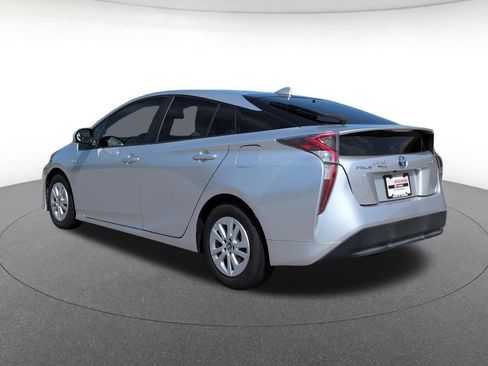 Used 2017 Toyota Prius Two w/ Carpet Mat Package FWD image 3