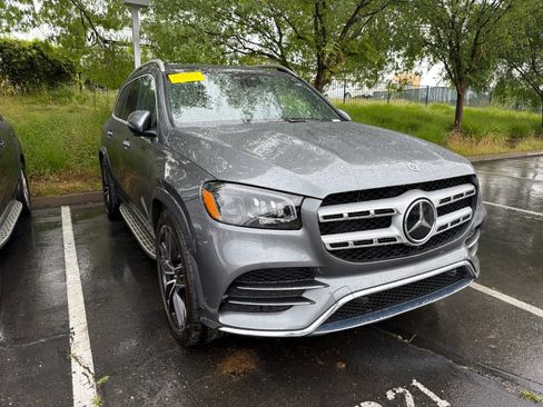 Used 2023 Mercedes-Benz GLS 450 4MATIC image 3
