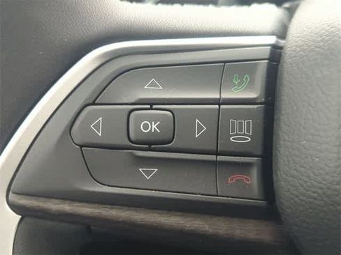 New 2026 Jeep Grand Cherokee Altitude image 24