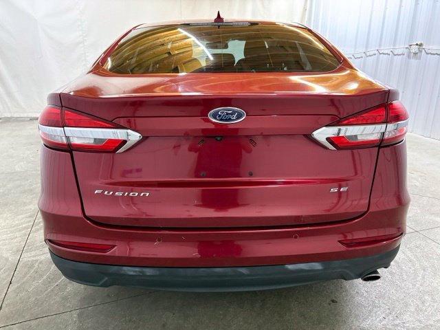 Used 2019 Ford Fusion SE FWD image 6