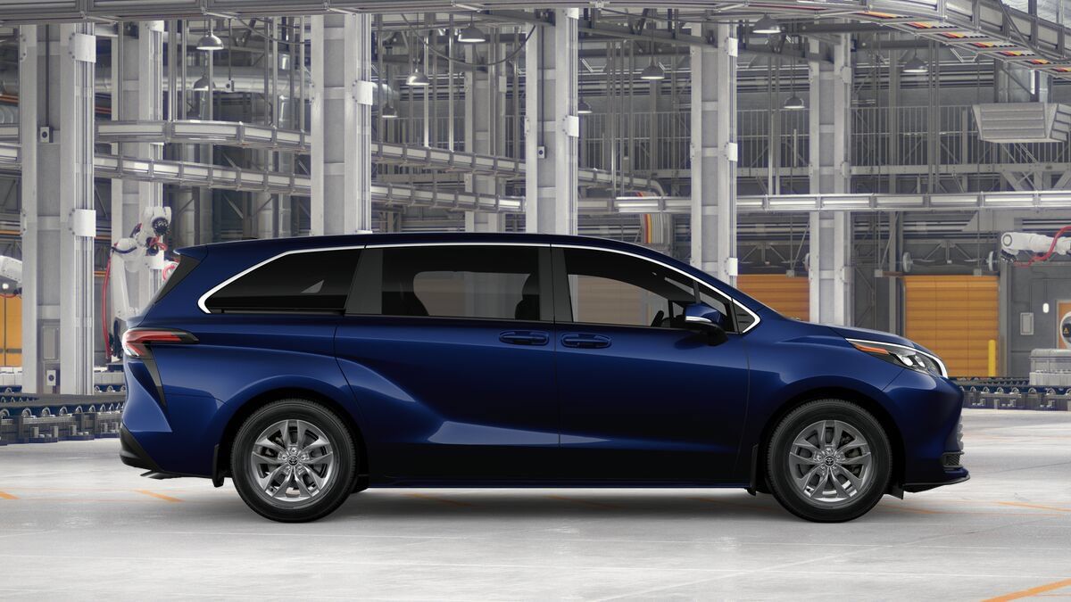 New 2026 Toyota Sienna LE AWD/4WD image 12