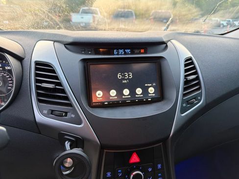 Used 2016 Hyundai Elantra Value Edition FWD image 2