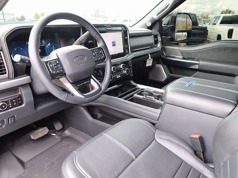 Used 2025 Ford F350 Platinum AWD/4WD image 12