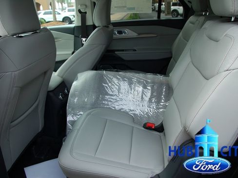 New 2026 Ford Explorer Active w/ Active Comfort Package RWD image 11