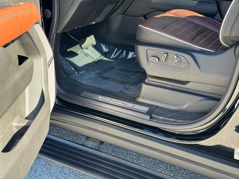 Used 2023 GMC Yukon XL Denali Ultimate image 24