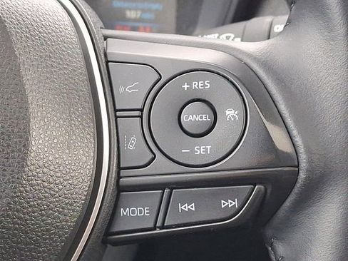 Used 2022 Toyota Corolla Cross LE image 22