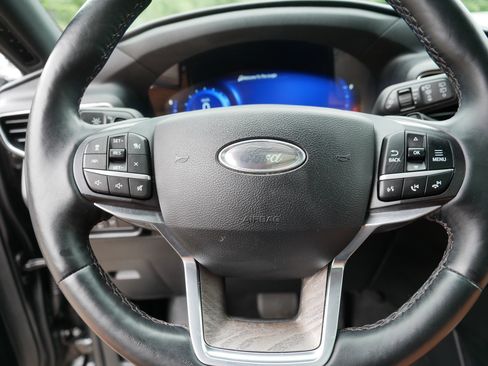 Used 2020 Ford Explorer Platinum w/ Premium Technology Package AWD/4WD image 25