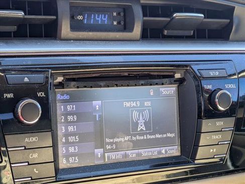 Used 2016 Toyota Corolla LE image 7