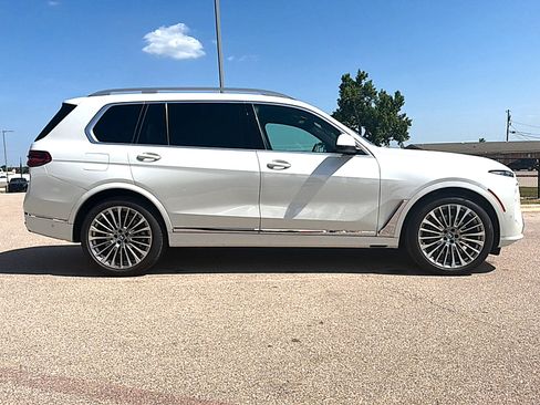 Used 2023 BMW X7 xDrive40i w/ Premium Package AWD/4WD image 5