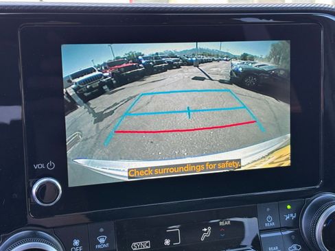 Used 2025 Toyota Highlander XSE AWD/4WD image 25