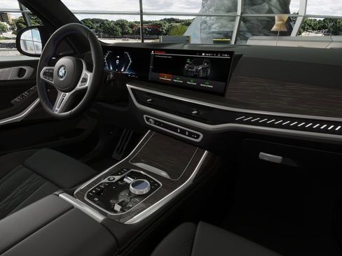 Used 2026 BMW X7 M60i image 42