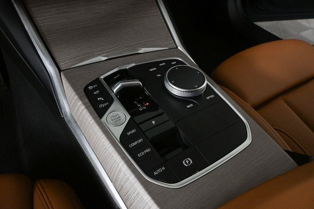 Used 2025 BMW 330i Sedan RWD image 16