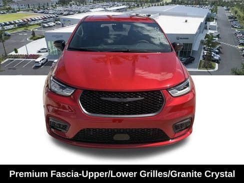 New 2026 Chrysler Pacifica Select FWD image 8