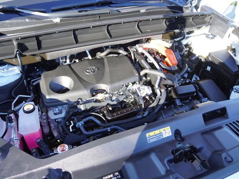 Certified 2023 Toyota Highlander LE image 14